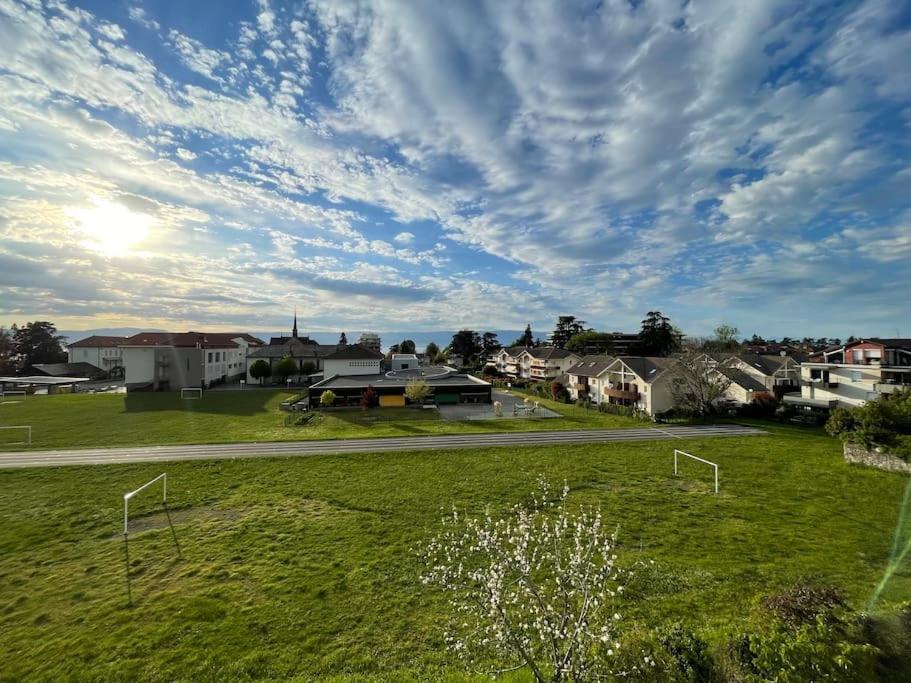 Appartement T3 En Centre-Ville De Thonon-Les-Bains Buitenkant foto